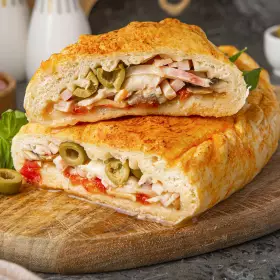 Закрытая пицца Кальцоне