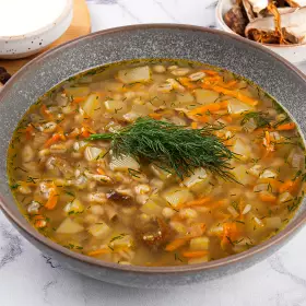 Рассольник с перловкой и грибами