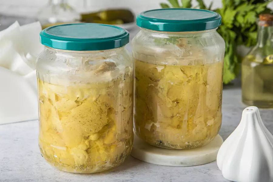 Готовое блюдо тушёнка из курицы домашняя