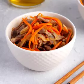 Корейский салат из куриных желудков