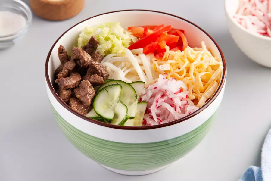 Готовое блюдо кукси по-корейски