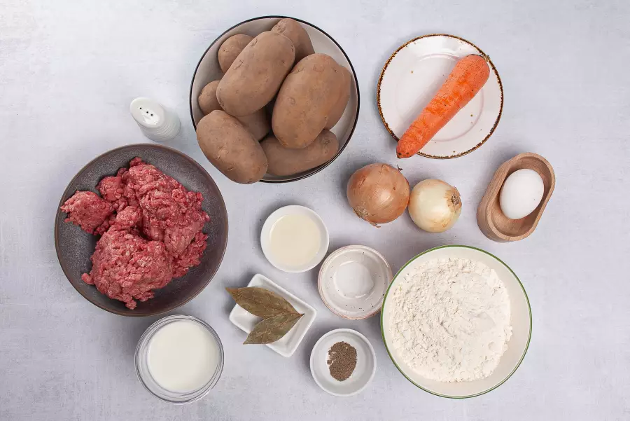 Ингредиенты для рецепта штрудли с картофелем и мясом