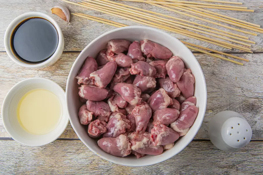 Ингредиенты для рецепта шашлык из куриных сердечек