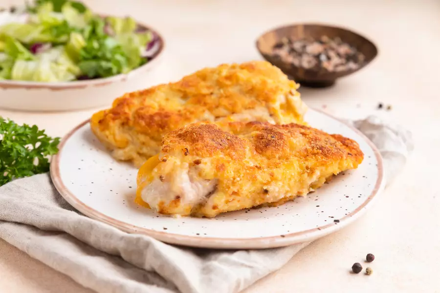 Готовое блюдо кордон блю из курицы