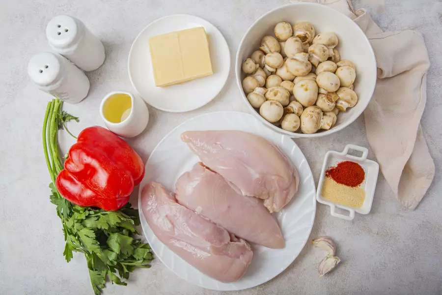 Ингредиенты для рецепта куриные рулетики с грибами
