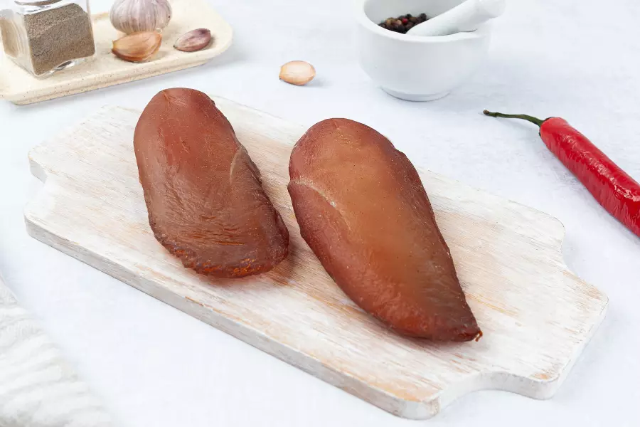 Готовое блюдо карпаччо из курицы