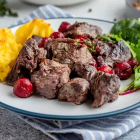 Мясо с вишней