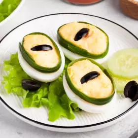 Фаршированные яйца с сыром