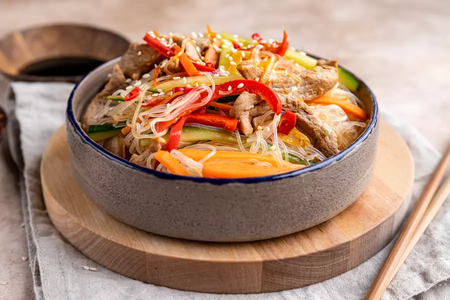 Фунчоза с мясом и овощами