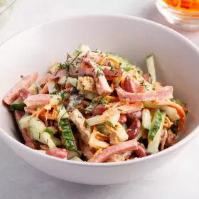 Салат с фасолью и корейской морковью