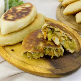 Жареные пирожки с капустой