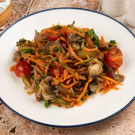 Салат с печенью и морковью
