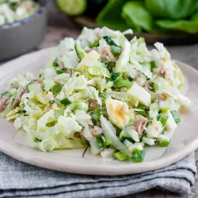 Салат с тунцом и пекинской капустой