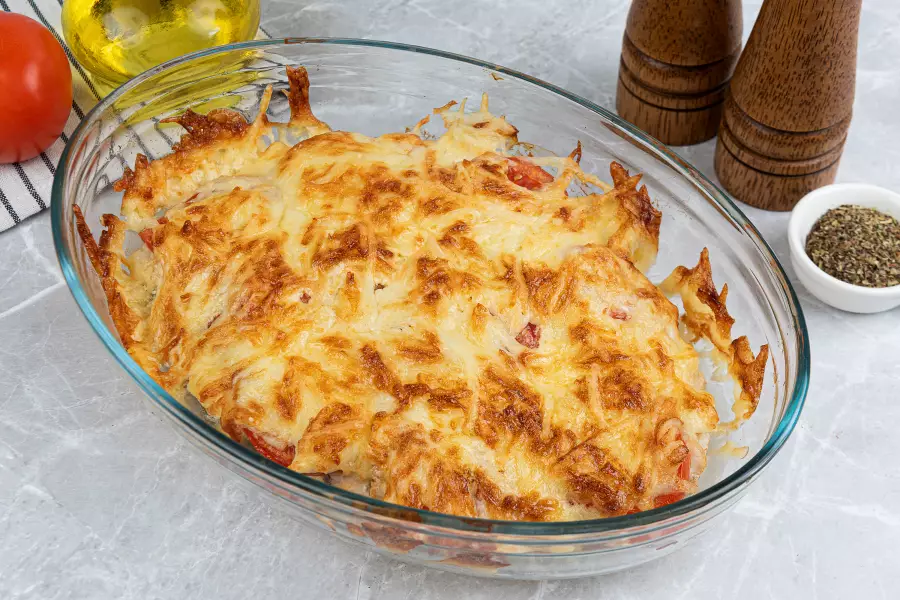 Готовое блюдо курица по-французски в духовке