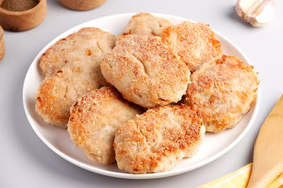 Готовое блюдо котлеты из куриного фарша