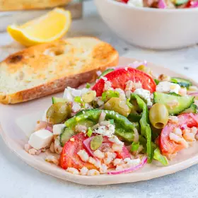 Салат с перловкой