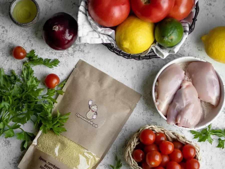 Ингредиенты для рецепта кускус с курицей и помидорами