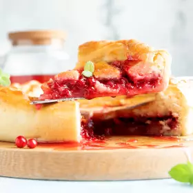 Пирог с брусникой