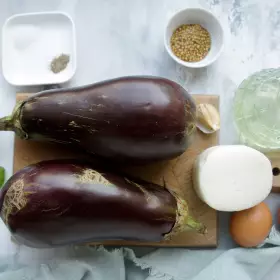 Баклажаны с сыром и чесноком