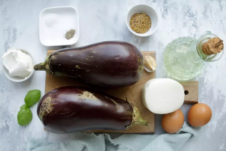 Ингредиенты для рецепта баклажаны с сыром и чесноком в духовке