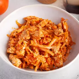 Тушёная капуста с мясом