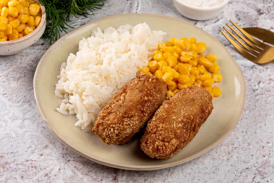 Готовое блюдо зразы мясные с яйцом