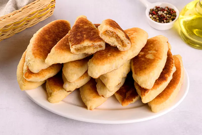 Пирожки с квашеной капустой