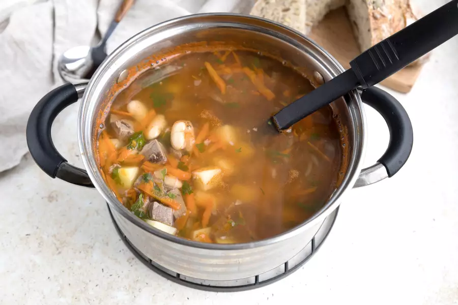 Готовое блюдо суп фасолевый с мясом