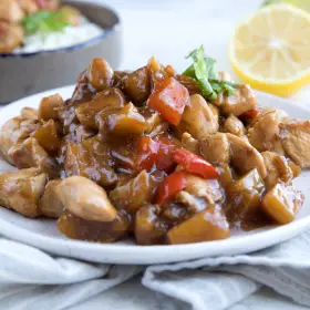 Курица с ананасами в кисло-сладком соусе