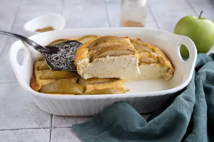 Творожная запеканка с яблоками
