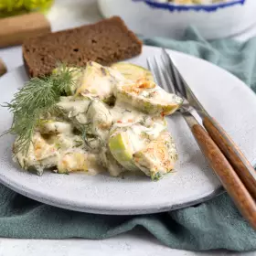 Кабачки в сметане с чесноком