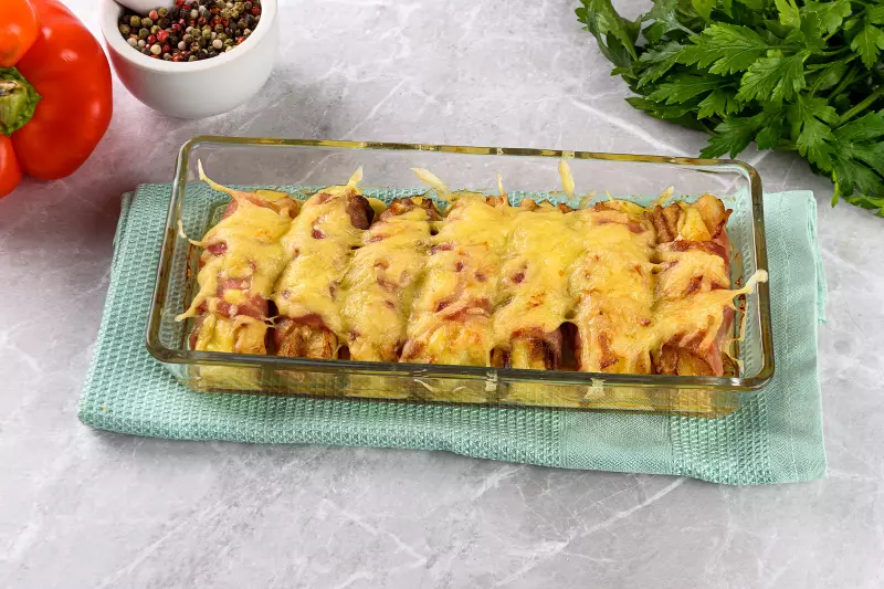 Кабачки с беконом в духовке