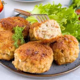 Котлеты с манкой на сковороде
