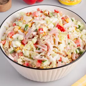 Салат с пекинской капустой и ветчиной