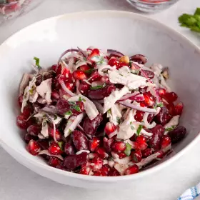 Гранатовый салат с курицей