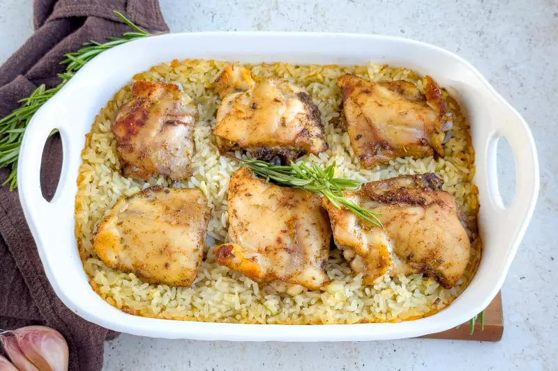 Куриные бёдра с рисом в духовке