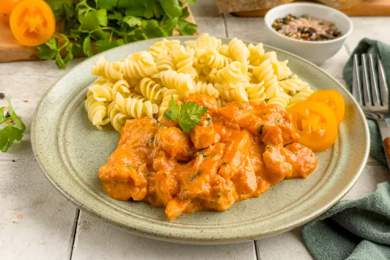 Курица со сметаной и сыром