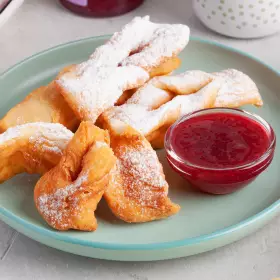 Пышный хворост на кефире