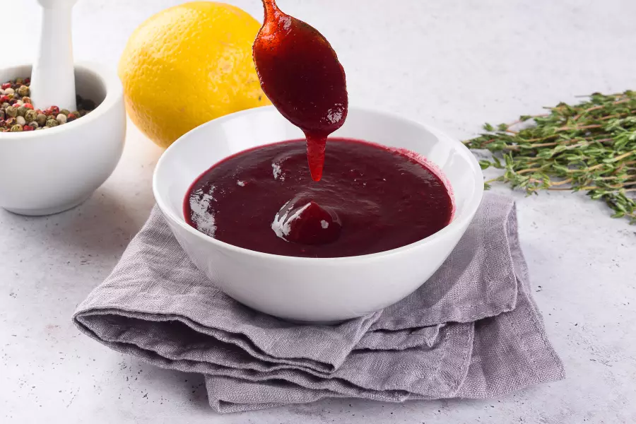 Брусничный соус к мясу