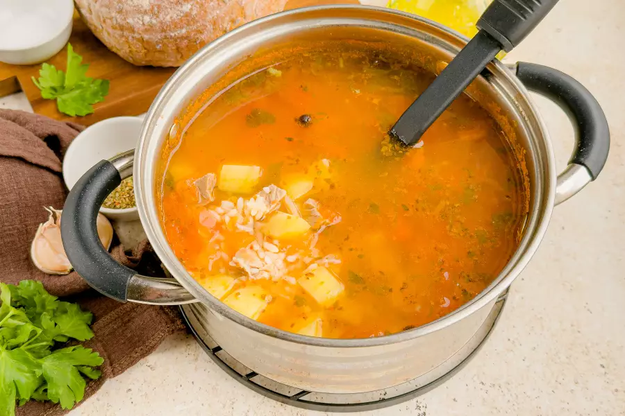 Готовое блюдо харчо из говядины с картошкой