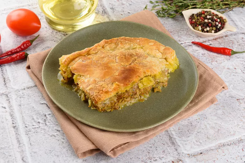 Слоёный мясной пирог