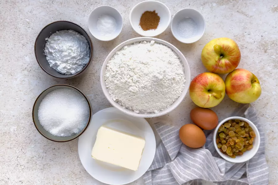 Ингредиенты для рецепта песочный пирог с яблоками