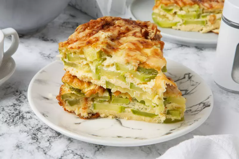 Кабачки в духовке с яйцом и сыром