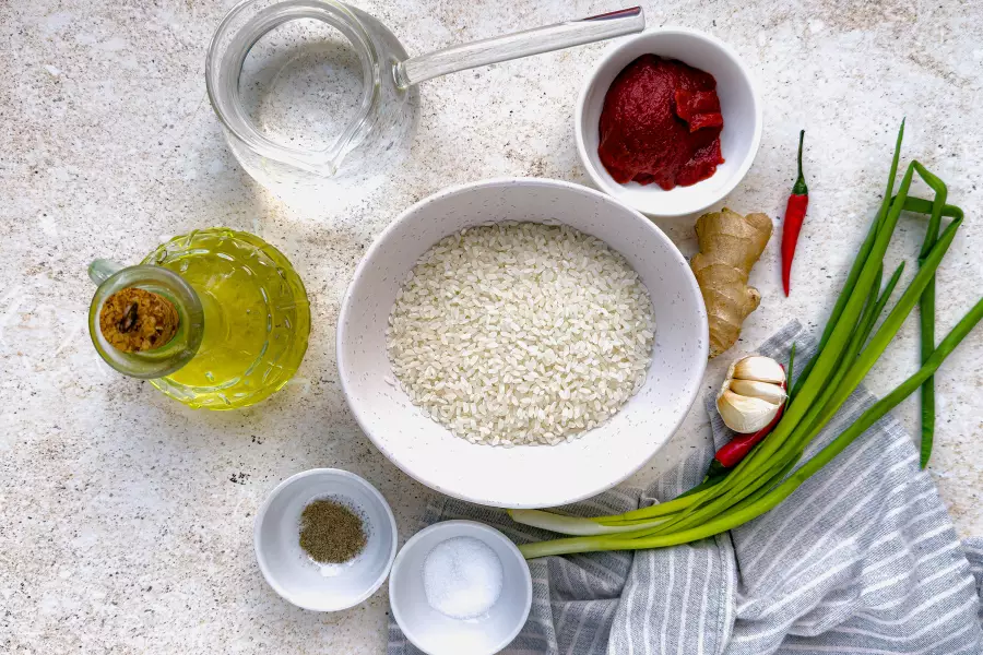 Ингредиенты для рецепта рис в томатном соусе