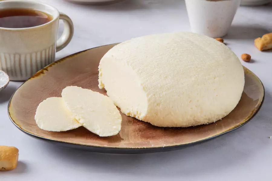 Готовое блюдо домашний сыр из кефира