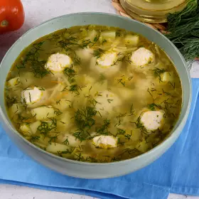 Суп с фрикадельками и вермишелью