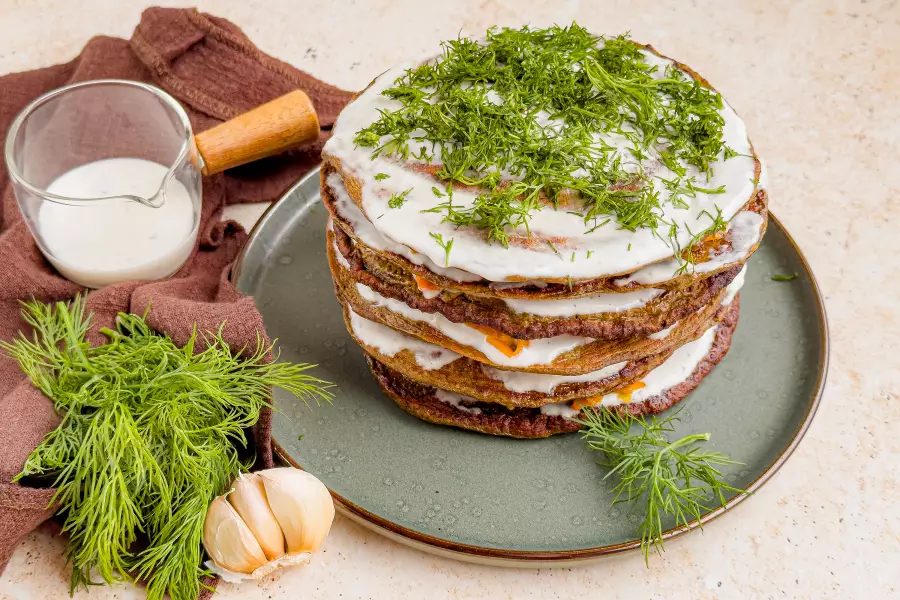 Готовое блюдо печёночный торт из говяжьей печени