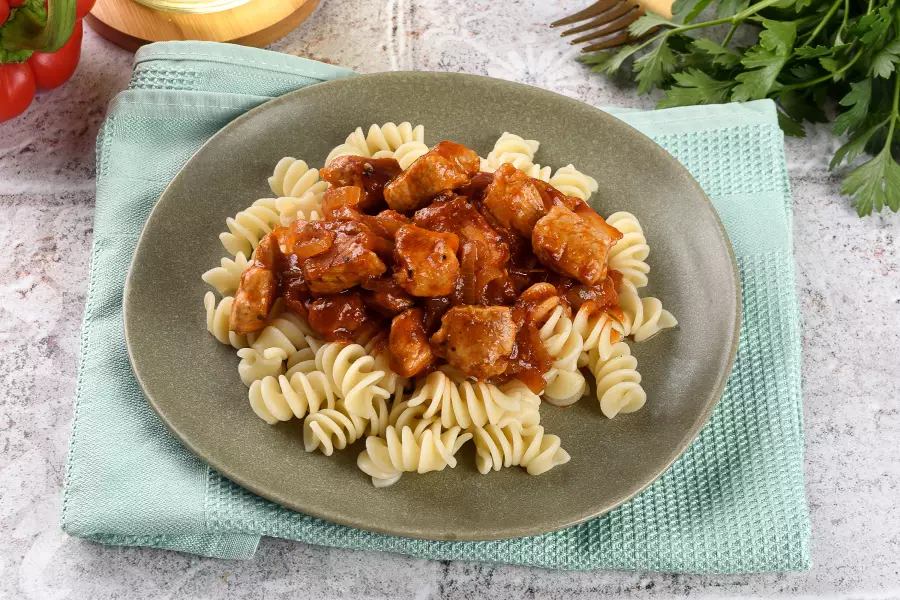 Поджарка из свинины на сковороде