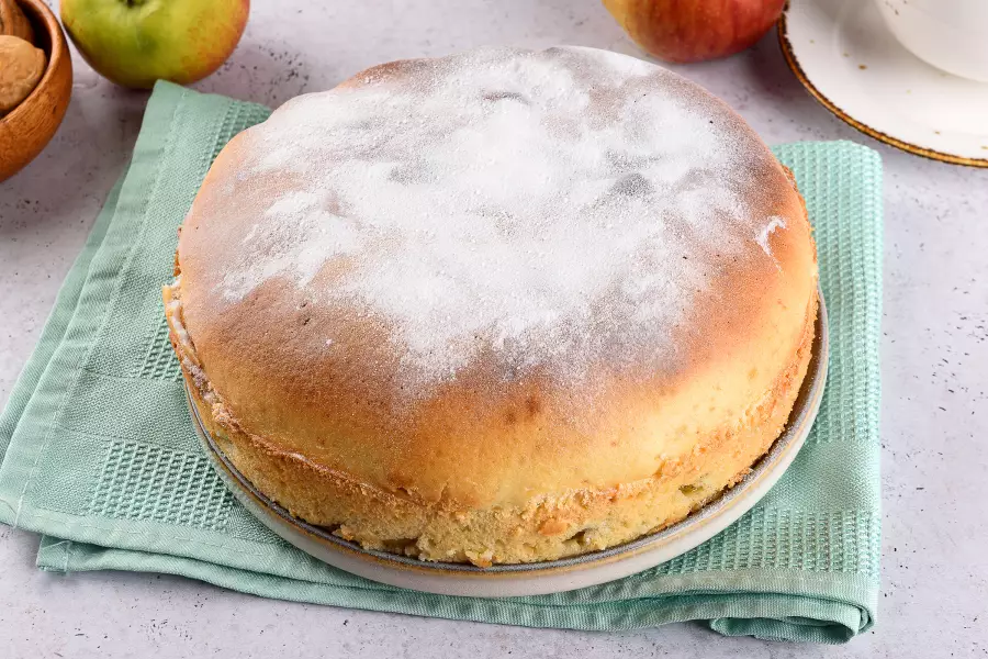 Заливной пирог с яблоками