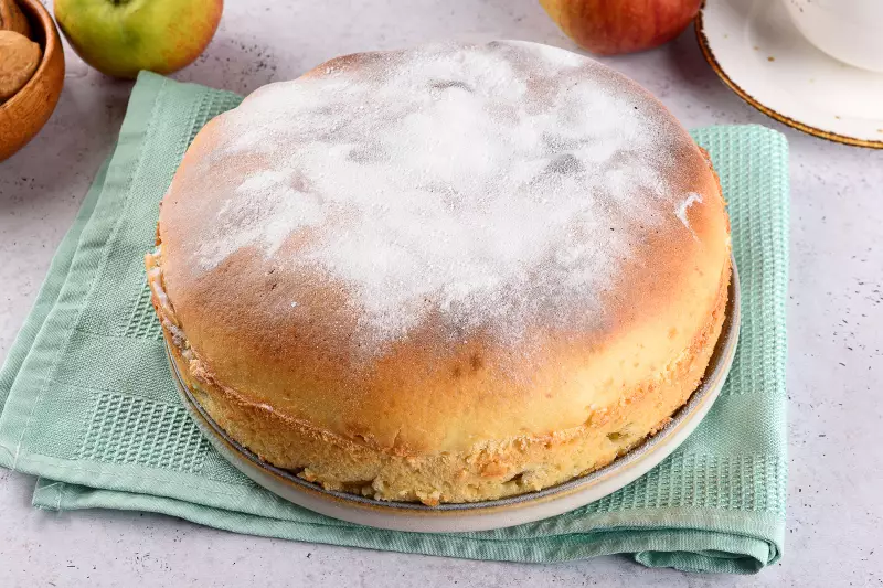 Заливной пирог с яблоками